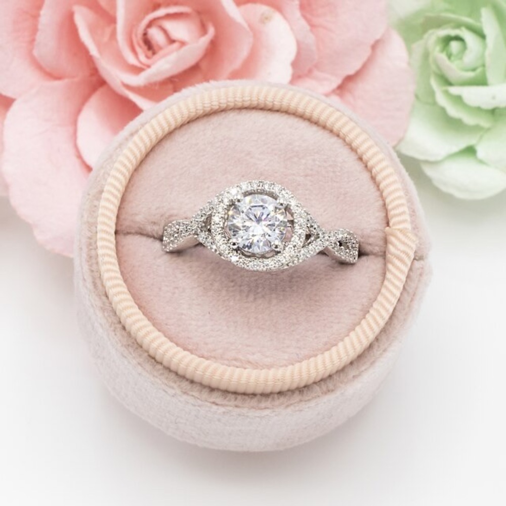 JADA Violet Twist Ring